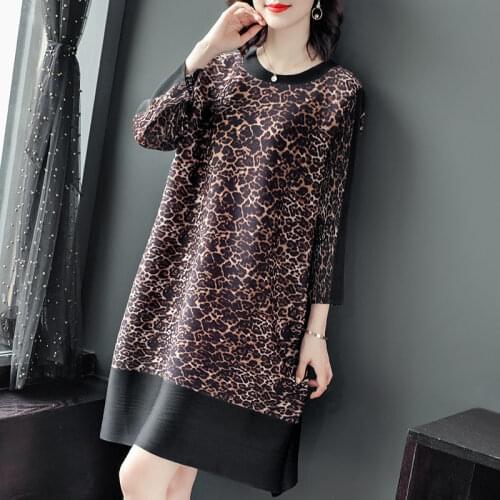 Western style dress 2021 spring and autumn fashion new womens long-sleeved plus size loose slim dress