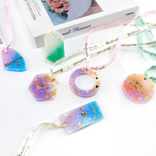 DM042/2 The Pendant Mold With Holes Can Be Hung On The Interior Decoration