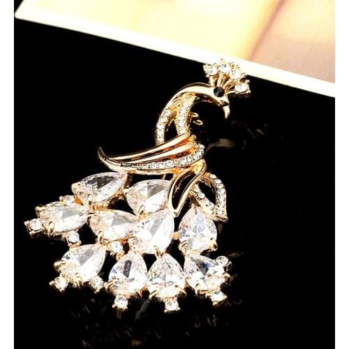 Gold Luxury Animal Peacock Brooches for Women and Men Bouquet Pins 2021 New Fashion Jewelry Bijoux Femme