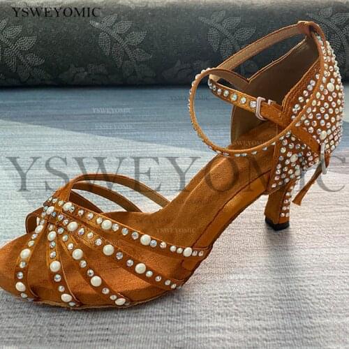 2020 Winter Dark Tan Rhinestones Latin Dance Shoes Thicker Insole High Quality Cuban Heel 9cm Bachata Dancing Shoes For Women