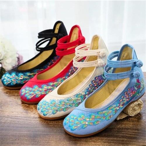 Wholesale Ladies Canvas Shoes Fashion Chinese Embroidered Walking Shoes Womens Handmade Shoes Female Brand Designer Slides