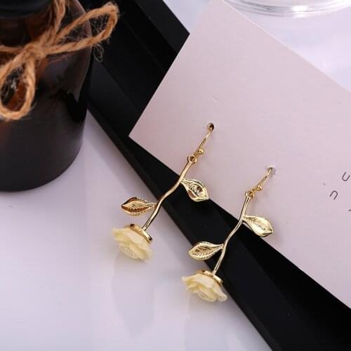 Delicate Rose Flowers Drop Earrings Fashion Romantic Earrings Metal Contracted Charm Gold Earrings Korean Women Brincos