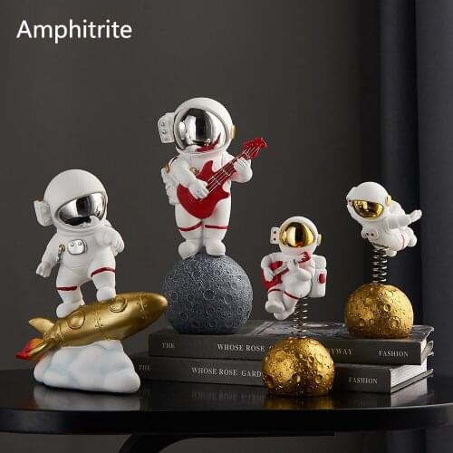 Astronaut Spaceman Creative Statue Car Decor Art Crafts Figure Abstract Sculpture Home Office Desktop Decoration Ornament Gift