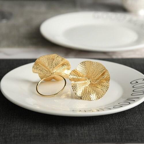 4 / PCS new metal trumpet napkin ring modern simple napkin ring