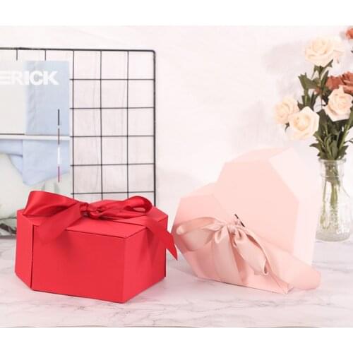 1pc Lovely Gift Package Box Florist Hat Boxes Wedding Gift Storage Box Red Heart Shaped Candy Boxes for Gifts Christmas Flowers