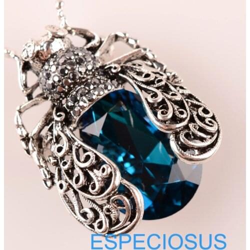 Fashion Jewelry Cicada Pin Rhinestone Royal Blue Color Crystal Brooch Anti Silver Color Giraffe Breast Glass Pin Lady Garment