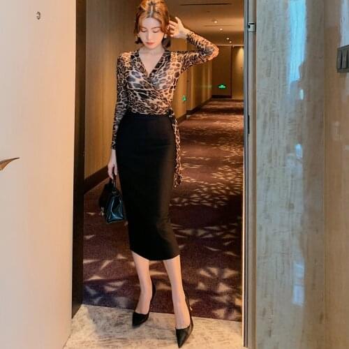 Fashion comfortable high quality new arrival formal dress temperamental leopard v-neck sexy shirt and black slim skirt cute sets
