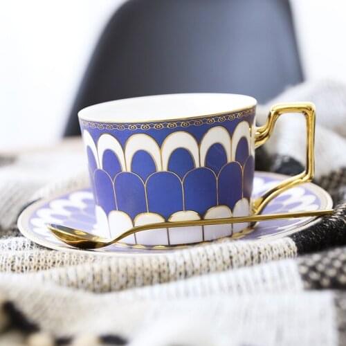 Nordic Gold Coffee Cup And Saucer Set Simple Ceramic Cup Spoon Cafe Vintage Afternoon Tea Taza Cafe Tableware Tea Cups EE50BD