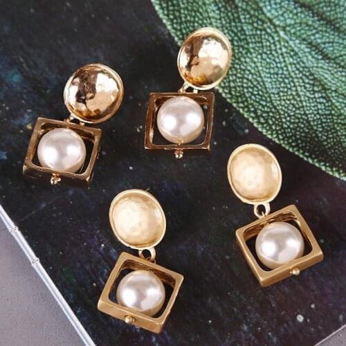 And the United States square pearl earrings Korean personality geometry contracted web celebrity metal pendant jewelry
