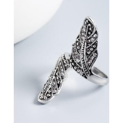 Vintage Style Leaf Shape Ring Micro Inlaid Zircon Ring Personality Symmetry Classic Jewelry Accessories Ladies Accessories