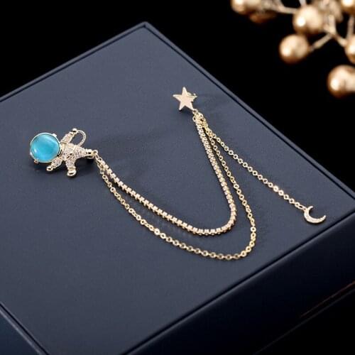 Luxury Chic Astronaut Moon Star Gold Color Long Chain Brooch Pin Micro Pave Cubic Zirconia Opal Brooches for Women Suit Jewelry