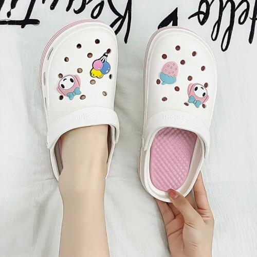 Cartoon Cute Garden Sandals Women Summer Slippers Casual White Slip on Garden Loafers Women Hole Sandals zuecos de verano mujer