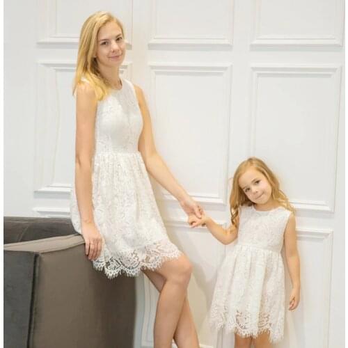 Mother Daughter Gowns Kid Mommy and Me Outfits Clothes Long Dress Mom Daughter Beach Flower Seeds White Lace Dresses for Summer