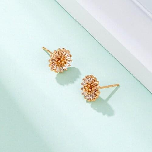 Gold Color Stud Earrings For Women Wedding Daisy Earrings Anniversary Fashion Jewelry White Zircon Earring kolczyki damskie
