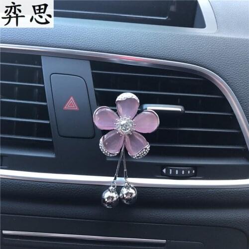 Fine metal pendant car perfume modeling ornaments Womens car air freshener Coloured metal flower Car perfume clip
