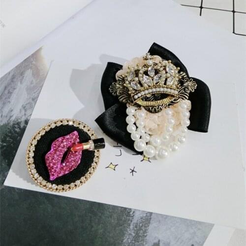 New Hot Woman Corsage Fashion Brooches Pins Big Crown Red lips Shiny Rhinestone Ribbon Bowknot Fashion Jewelry Coat Accessories