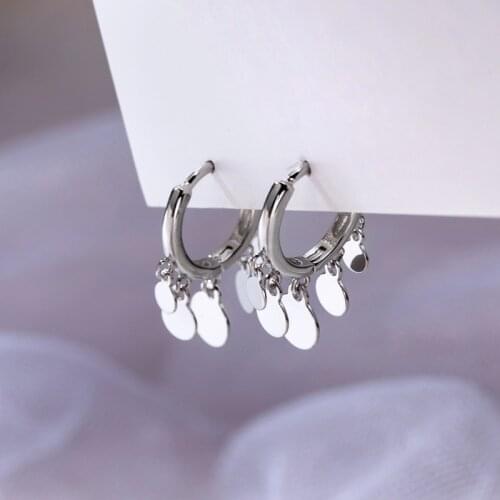 Huitam New Fashion Simple Hoop Earrings Women with Small Sequins Charm Versatile Style Fancy Female Accessories Trendy Jewelry