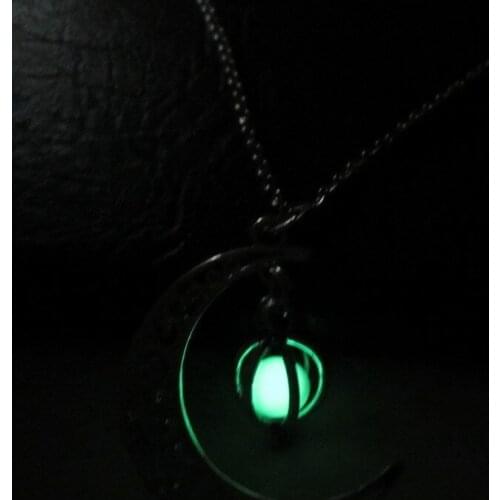 Fashion Crescent Pendant Necklaces Luminous In The Dark Chain Moonstone Necklace Glowing At Night Halloween Gifts Accessories