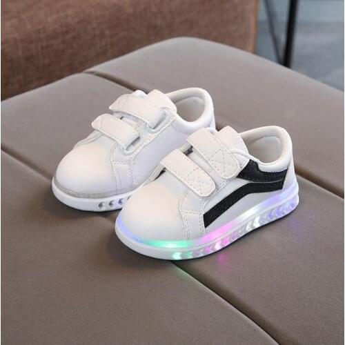 2021 Child Sport Shoes Luminous Fashion Breathable Kids Boys Net Shoes Girls Anti-Slippery Sneakers With Light Running Shoes