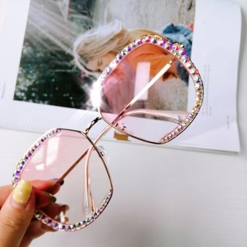 Diamond Rhinestone Sunglasses Women Men Luxury Crystal Sun Glasses Clear Lens Oversized Frame Square Sun Glasses Vintage Shades