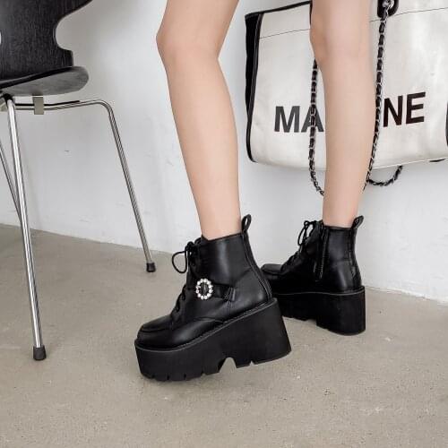 2020 New fashion Women black ankle Boots motorcycle Boots Female Autumn Winter Shoes Woman punk Thick bottom Boots LJB211