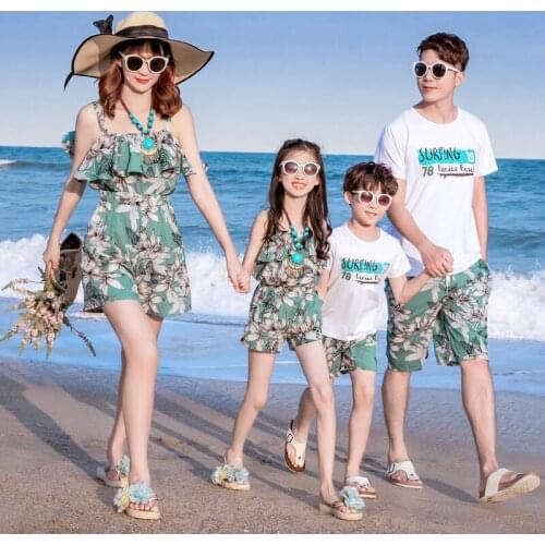 2020 Family Matching Mum and Daughter Clothes Floral New Years Holida Pajamas Mother Daughter Dress Dad Boys Shirts Pants