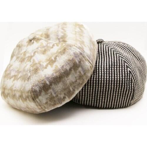 2020 New Ladies Elegant Raccoon Fur Pompoms Beret High Quality Winter Woman Painter Bonnet Hats Slouchy Beanie Cap Vintage Red