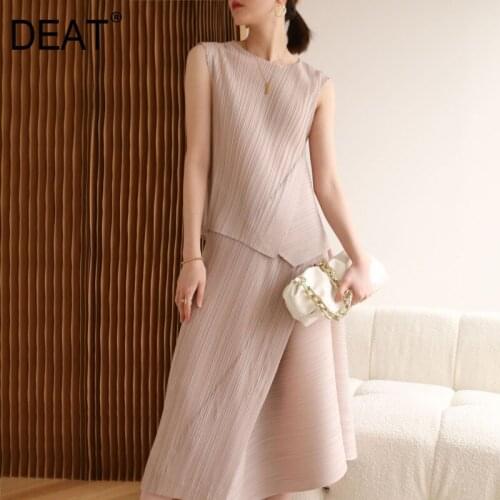 DEAT Women Pleated T-shrit Sleeveless Round Collar Irregular Design Pullover Tops Loose Casual Style 2021 New Autumn 15XF007