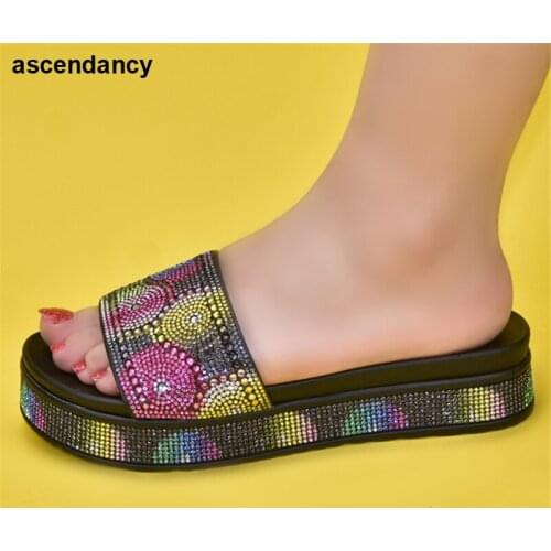 New Arrival Shoes for Wedding Women Luxery Shoes Women Italian Women Wedding Shoes Decorated with Rhinestone Party Pumps