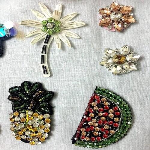 Handmade Rhinestone Beaded Animal Birds Bow Cherry Bee Fruit Sew on Sequin Crystal Patch for Clothing Beading Applique