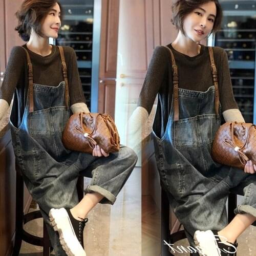 Pregnant women wearing jeans and trousers outside wearing loose straight nine pants casual nine minutes pants spring and autumn