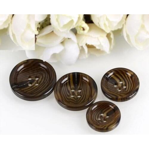 2018Scrapbooking Buttons30pcs Four Eyes Buckle Imitation Horns Casual Suit Pants Jacket Windbreaker Coat Plastic Button