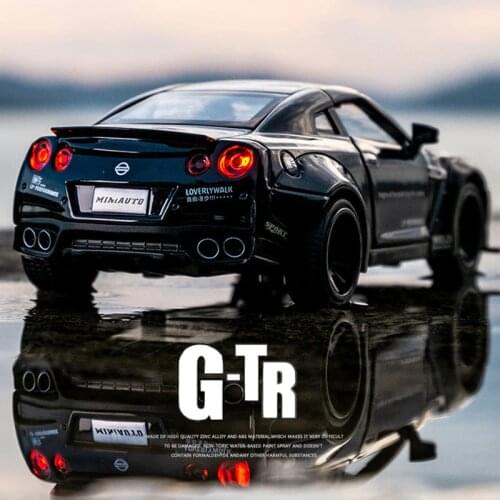 1:32 Nissan GTR Alloy Car Model Pull-back Light Chidlren Car Toys Diecasts & Toy Vehicles Car Model Miniature Scale Model Car