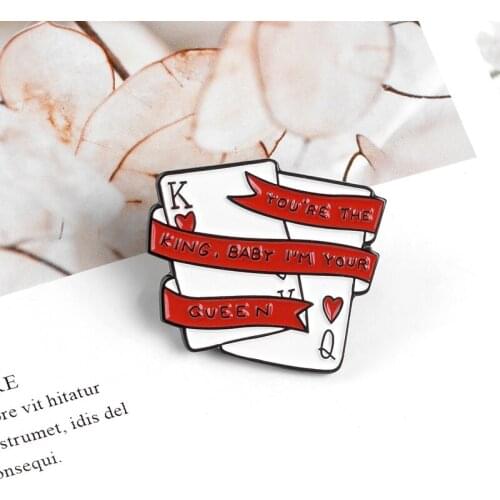 Funny Meme Poker Banner Enamel Pin Hearts.Q / K King Queen Couple Brooches Enamel Pins Jeans Shirt Badge Accessories For Husband