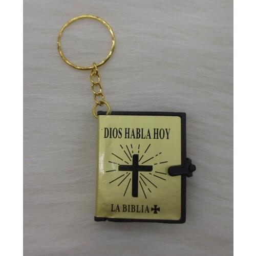 12pcs/lot Spanish Golden Color Party Gifts Religious Gifts Holy Bible Keychain Dios Habla Hoy La Biblia Keychain