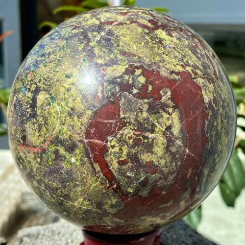 Beautiful natural dragon blood stone crystal ball natural crystal reiki healing as a home decoration gift 40-45MM