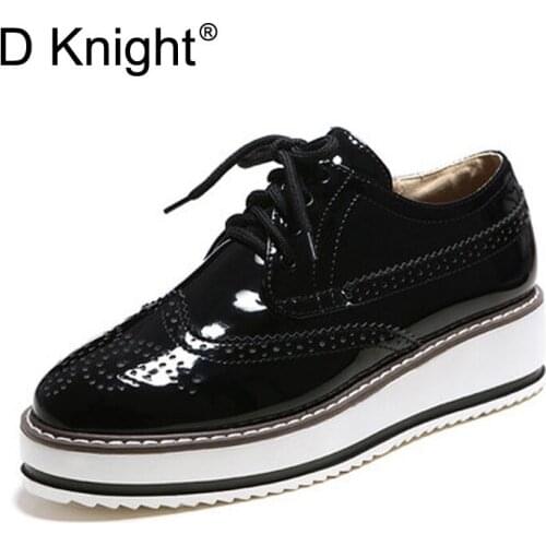 New 2019 Carved Lace Up Oxford Shoes For Women Fashion Round Toe England Style Woman Oxfords Ladies Casual Flat Brogue Shoes 4XL