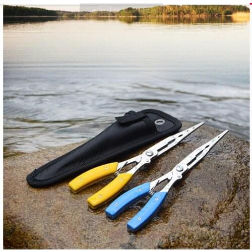 L fish control device, portable fish control pliers,fish mouth clamp,fish taker, retraction control fish pliers