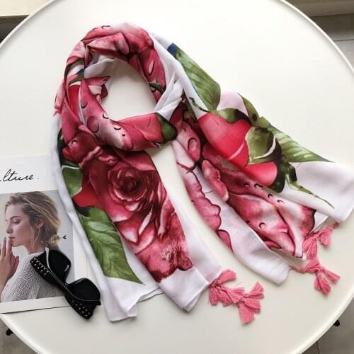 2018 Fashion Big Rose Print Tassel Cotton Scarves Shawls Women Cotton Floral Print Tassel Scarf Wrap Hijab Free Shipping
