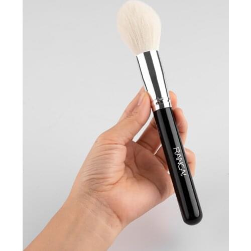 1pcs Flame Makeup Brush High Quality BB Powder Brush Wood Handle Soft Hair Big Make Up Powder Blusher Brushes Cosmetic Tool
