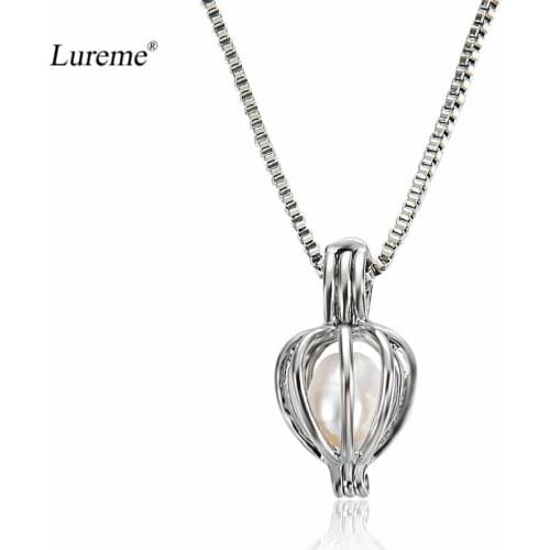 Lureme Vintage Hollow Heart Can Open with Natural Pearl Pendant Locket Necklace for Women Jewelry Gift (nl005639)