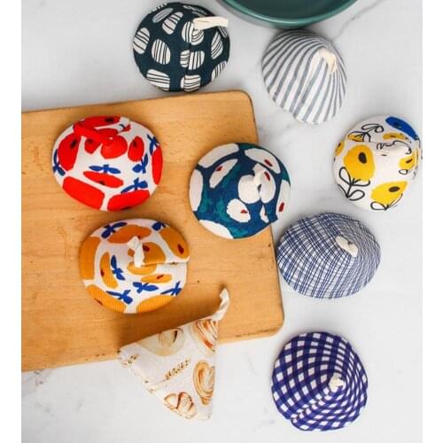 1Pc Triangle Anti-hot Glove Heat Resistant Oven Mitt Pot Plate Holder Kitchen Caps Shape Glove Soft Anti-Slip Baking Oven Glove