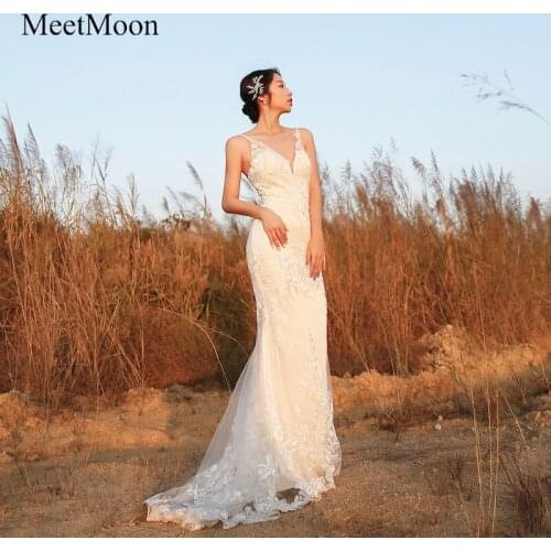 MeetMoon Elegant Handmade Spaghetti Straps V-neck Mermaid Wedding Dress Lace Appliques Chapel Train Bridal Gown