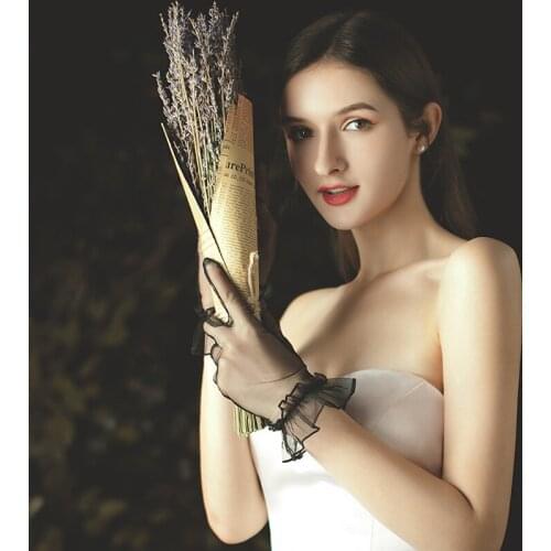 Simple Bridal Short Wrist Gloves Black Breathable Mesh Ruffles Finger Gloves for Wedding Travel Studio Photo Daily Life WG008