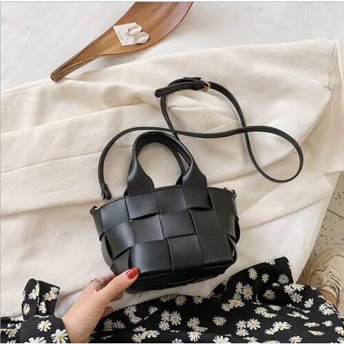 2021Weave Tote Bucket bag Fashion New High-quality Leather Womens Designer Handbag Travel Shoulder Messenger Bag Phone Purses