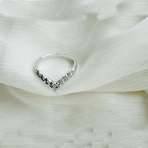 V-shaped Unique Golden & Silver Plated Little Finger Alloy Rings Crystal Inlay for Women Jewelry