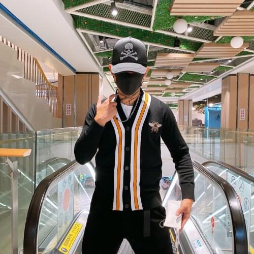 2021 Autumn And Winter New Knitted Cardigan Sweater Mens Fashion Brand Embroidery Bee Long Sleeve British Style