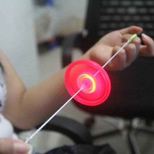 Pinata 100pcs/lot Led Glowing Hand Pull Whistle Flywheel Kids Toy Party Supplies Plastic Flashing Light Funny Rope Flying Gift