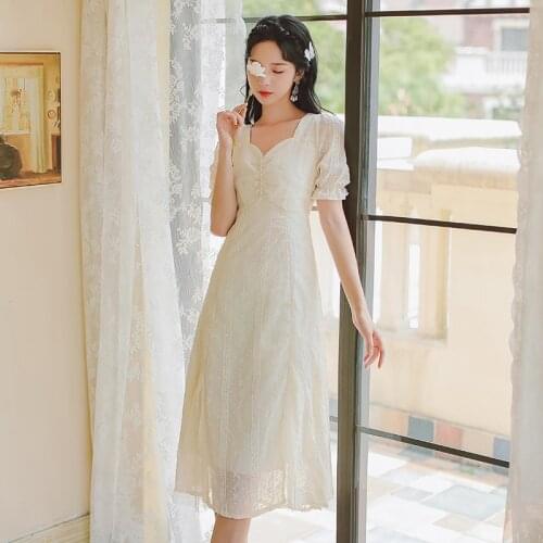 French Retro Niche Lace Beaded V-neck Sexy Elegant Dress For Women Summer 2021 Puff Sleeve Temperament Gentle Midi dress