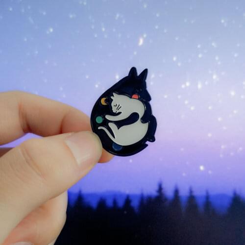 Hugging Cat & Cat With Skull Enamel Pin Dark Punk Animal Kitten Lapel Pin Brooches For Women Men Lovers Creative Jewelry Gift